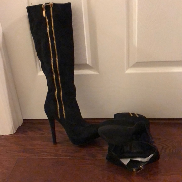 JustFab Shoes - Black boots